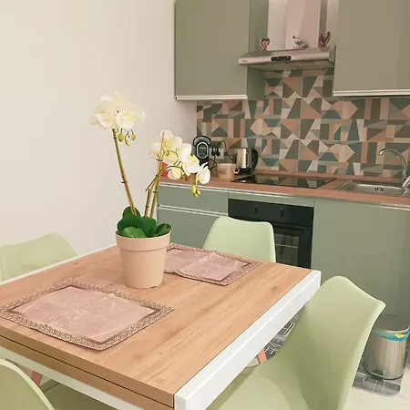 Mary's House 125 * باري